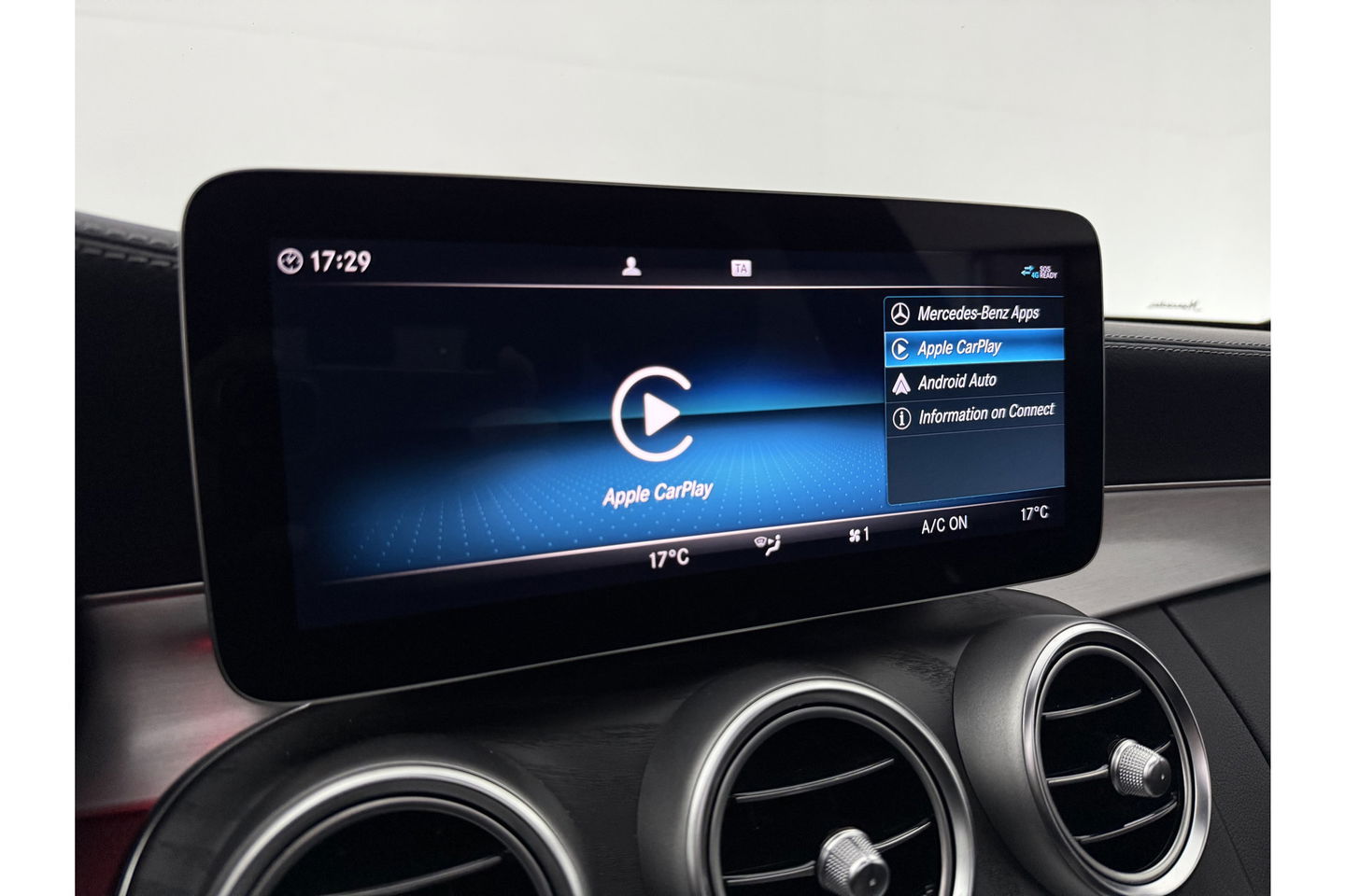 Mercedes-Benz C-Klasse C300e AMG 211PK Pano 360Camera Trekhaak Sfeerverl. Carplay Clima LED Navi Stoelverwarming