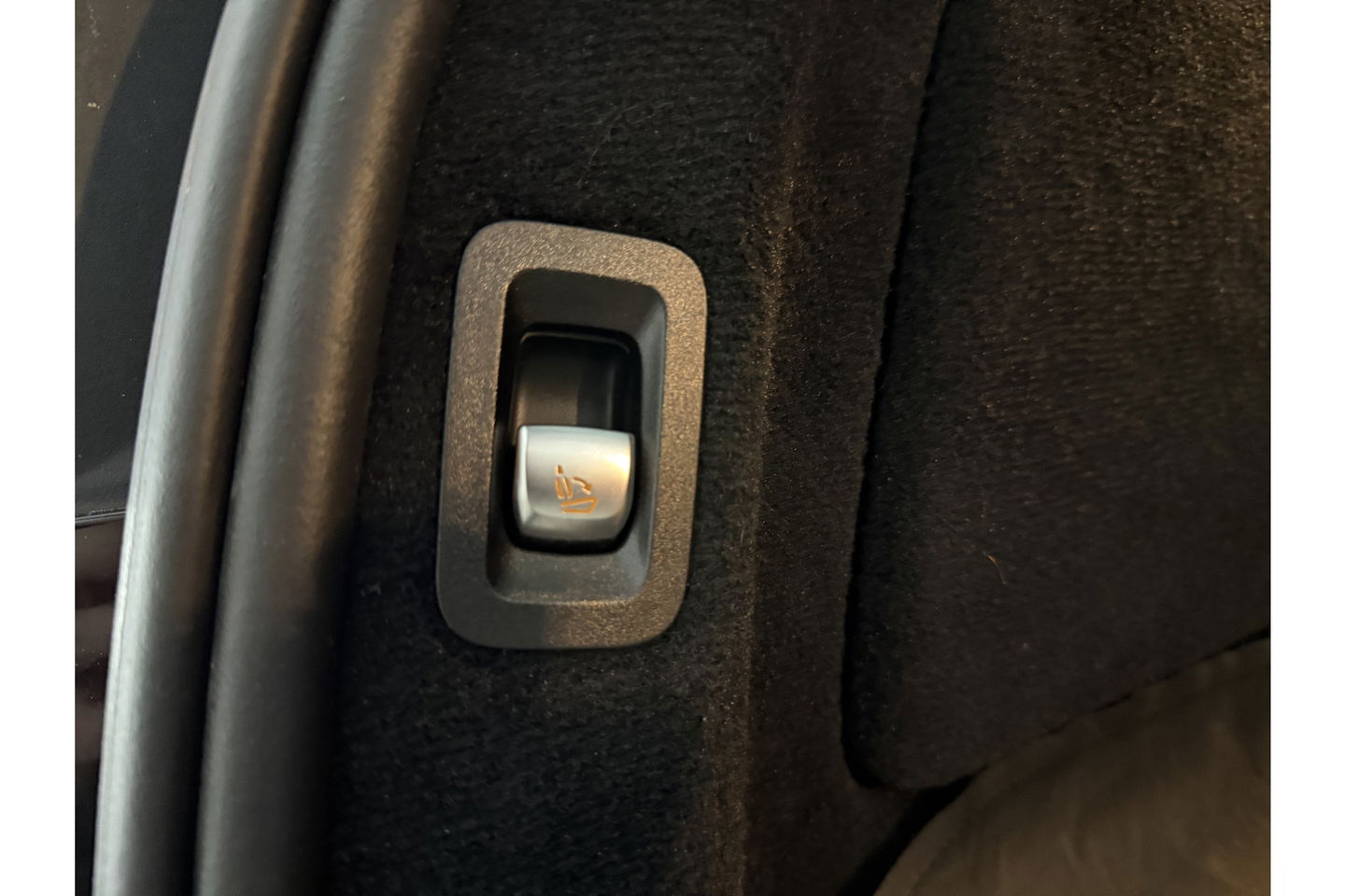 Mercedes-Benz C-Klasse C300e AMG 211PK Pano 360Camera Trekhaak Sfeerverl. Carplay Clima LED Navi Stoelverwarming