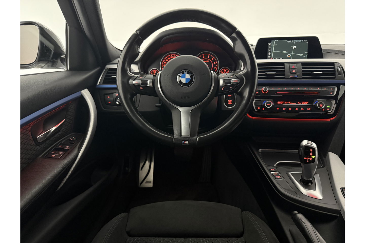 BMW 3 Serie 318i Executive Sfeer LED Clima Cruise Navi PDC 18''LMV