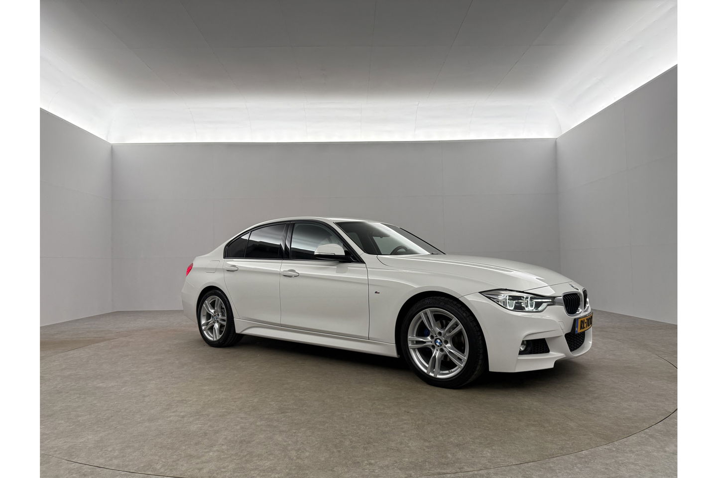 BMW 3 Serie 318i Executive Sfeer LED Clima Cruise Navi PDC 18''LMV