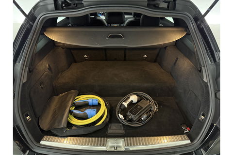 Mercedes-Benz C-Klasse C300e AMG 211PK Pano 360Camera Trekhaak Sfeerverl. Carplay Clima LED Navi Stoelverwarming