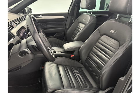 Volkswagen Passat 1.5 TSI 150PK R-Line DSG Pano Virtual Trekhaak LED ACC Camera Clima Carplay Leder Navi 18"LMV PDC