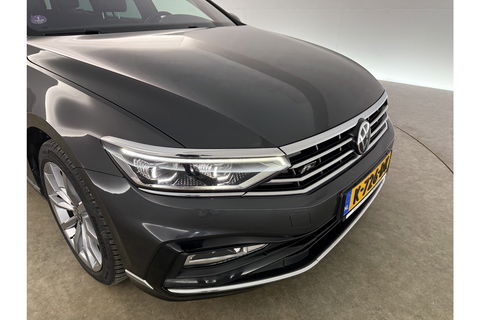 Volkswagen Passat 1.5 TSI 150PK R-Line DSG Pano Virtual Trekhaak LED ACC Camera Clima Carplay Leder Navi 18"LMV PDC