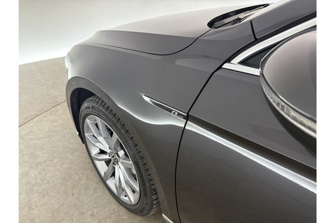 Volkswagen Passat 1.5 TSI 150PK R-Line DSG Pano Virtual Trekhaak LED ACC Camera Clima Carplay Leder Navi 18"LMV PDC