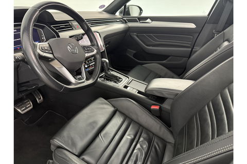 Volkswagen Passat 1.5 TSI 150PK R-Line DSG Pano Virtual Trekhaak LED ACC Camera Clima Carplay Leder Navi 18"LMV PDC