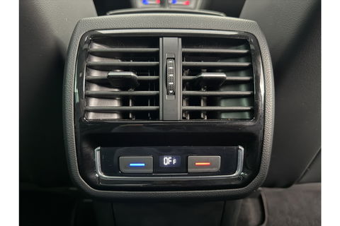 Volkswagen Passat 1.5 TSI 150PK R-Line DSG Pano Virtual Trekhaak LED ACC Camera Clima Carplay Leder Navi 18"LMV PDC