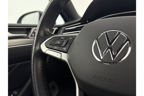 Volkswagen Passat 1.5 TSI 150PK R-Line DSG Pano Virtual Trekhaak LED ACC Camera Clima Carplay Leder Navi 18"LMV PDC