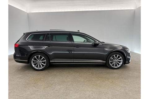 Volkswagen Passat 1.5 TSI 150PK R-Line DSG Pano Virtual Trekhaak LED ACC Camera Clima Carplay Leder Navi 18"LMV PDC