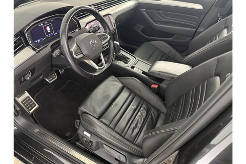 Volkswagen Passat 1.5 TSI 150PK R-Line DSG Pano Virtual Trekhaak LED ACC Camera Clima Carplay Leder Navi 18"LMV PDC
