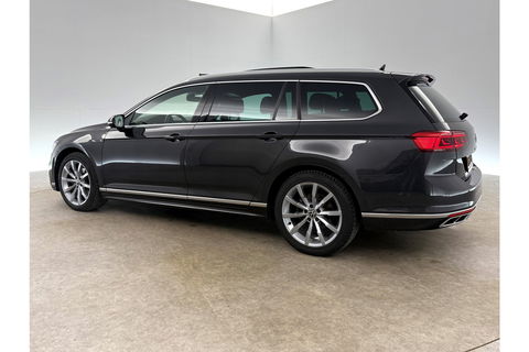 Volkswagen Passat 1.5 TSI 150PK R-Line DSG Pano Virtual Trekhaak LED ACC Camera Clima Carplay Leder Navi 18"LMV PDC