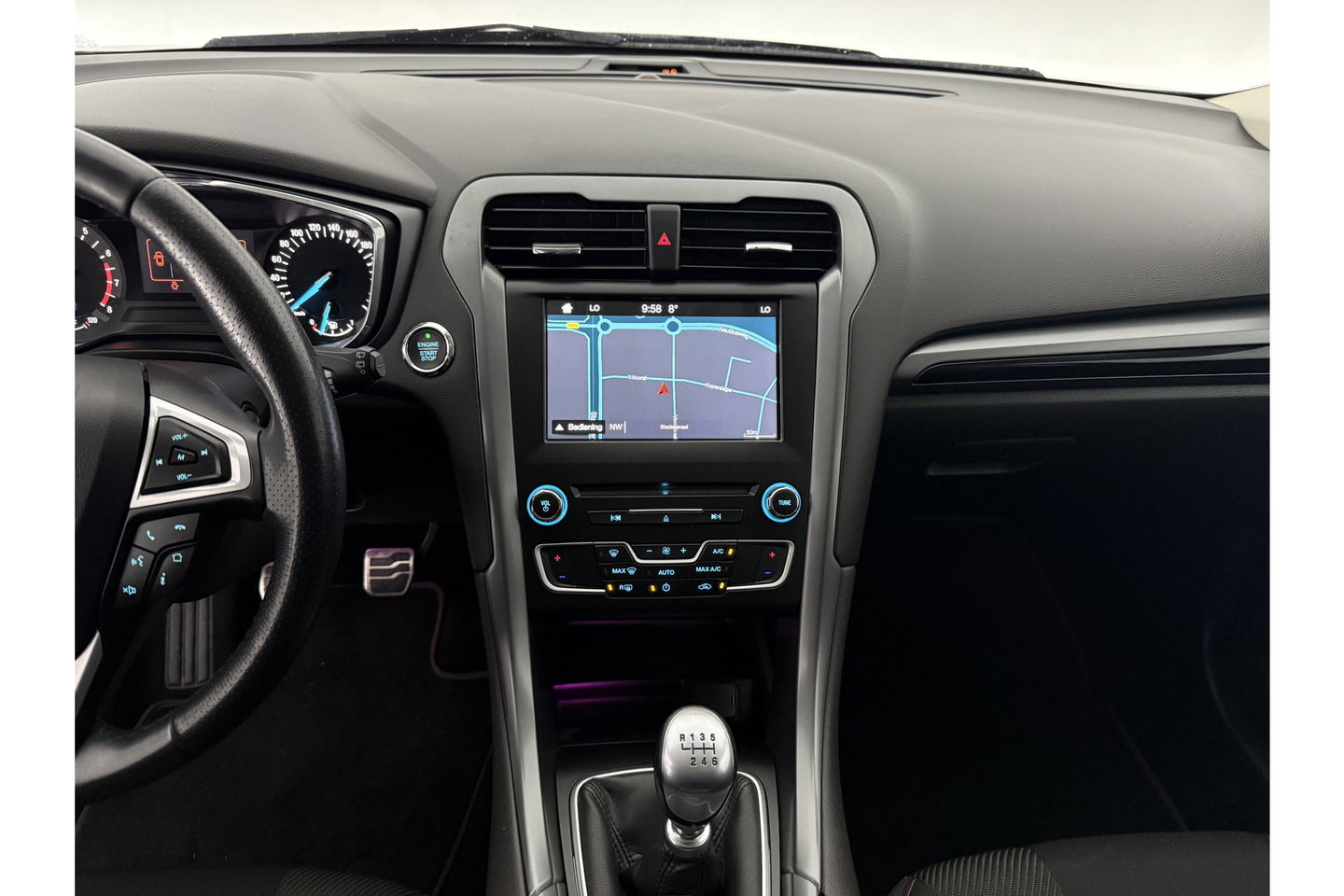 Ford Mondeo 1.5 ST-Line 161PK LED Sfeerverl. Trekhaak Clima Cruise Navigatie PDC 18"LMV