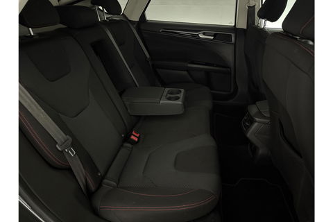 Ford Mondeo 1.5 ST-Line 161PK LED Sfeerverl. Trekhaak Clima Cruise Navigatie PDC 18"LMV