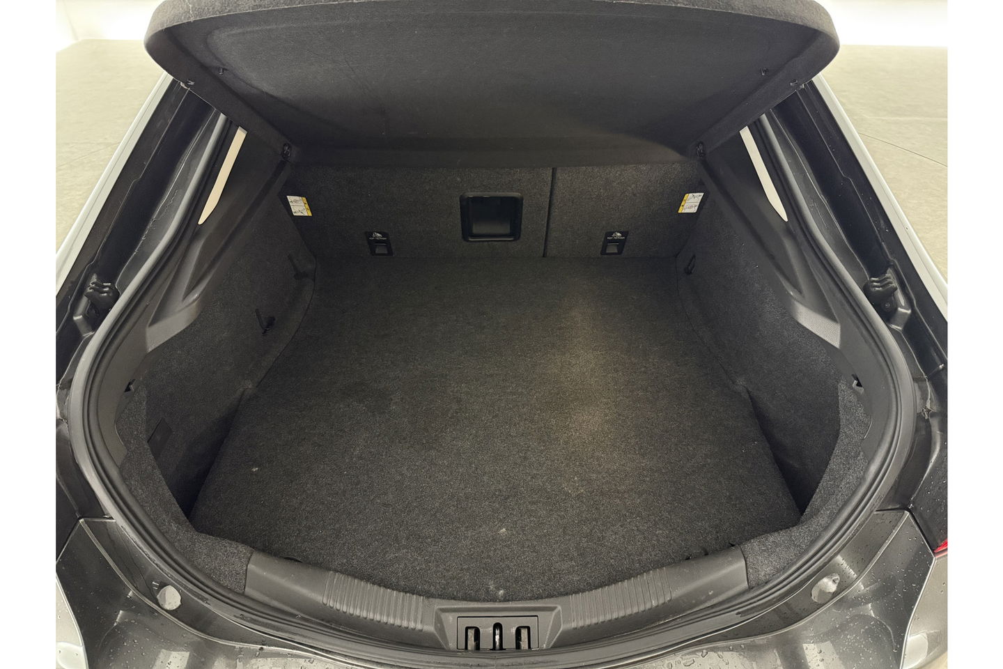 Ford Mondeo 1.5 ST-Line 161PK LED Sfeerverl. Trekhaak Clima Cruise Navigatie PDC 18"LMV
