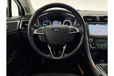 Ford Mondeo 1.5 ST-Line 161PK LED Sfeerverl. Trekhaak Clima Cruise Navigatie PDC 18"LMV
