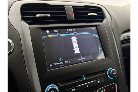 Ford Mondeo 1.5 ST-Line 161PK LED Sfeerverl. Trekhaak Clima Cruise Navigatie PDC 18"LMV