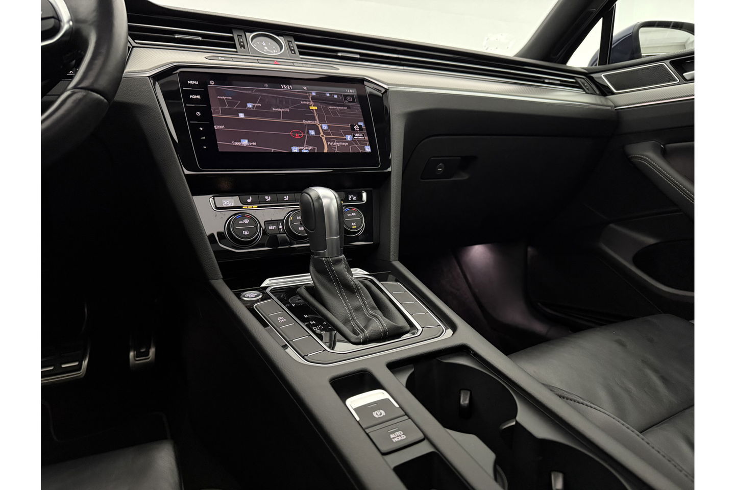 Volkswagen Passat 1.5 TSI 150PK R-line DSG Pano LED ACC Virtual Carplay Trekhaak Camera Navi Clima PDC Leder 19"LMV
