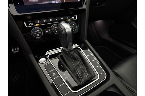 Volkswagen Passat 1.5 TSI 150PK R-line DSG Pano LED ACC Virtual Carplay Trekhaak Camera Navi Clima PDC Leder 19"LMV