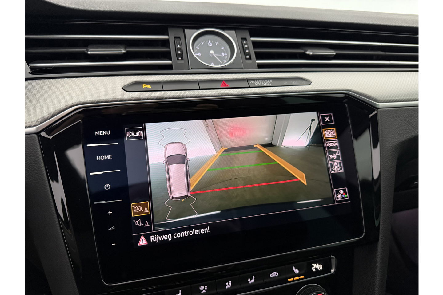 Volkswagen Passat 1.5 TSI 150PK R-line DSG Pano LED ACC Virtual Carplay Trekhaak Camera Navi Clima PDC Leder 19"LMV