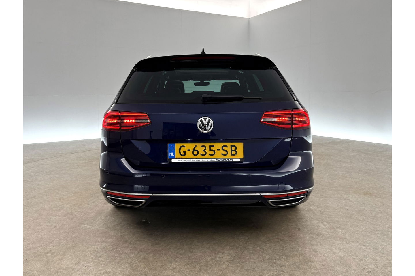 Volkswagen Passat 1.5 TSI 150PK R-line DSG Pano LED ACC Virtual Carplay Trekhaak Camera Navi Clima PDC Leder 19"LMV