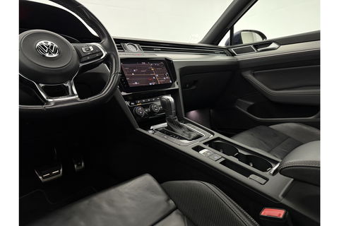 Volkswagen Passat 1.5 TSI 150PK R-line DSG Pano LED ACC Virtual Carplay Trekhaak Camera Navi Clima PDC Leder 19"LMV