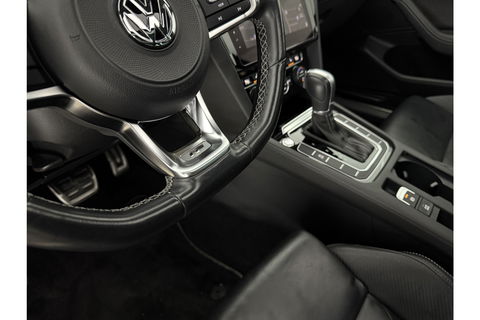 Volkswagen Passat 1.5 TSI 150PK R-line DSG Pano LED ACC Virtual Carplay Trekhaak Camera Navi Clima PDC Leder 19"LMV