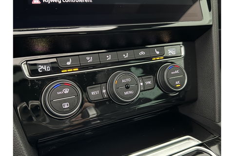 Volkswagen Passat 1.5 TSI 150PK R-line DSG Pano LED ACC Virtual Carplay Trekhaak Camera Navi Clima PDC Leder 19"LMV