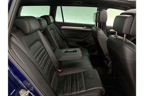 Volkswagen Passat 1.5 TSI 150PK R-line DSG Pano LED ACC Virtual Carplay Trekhaak Camera Navi Clima PDC Leder 19"LMV