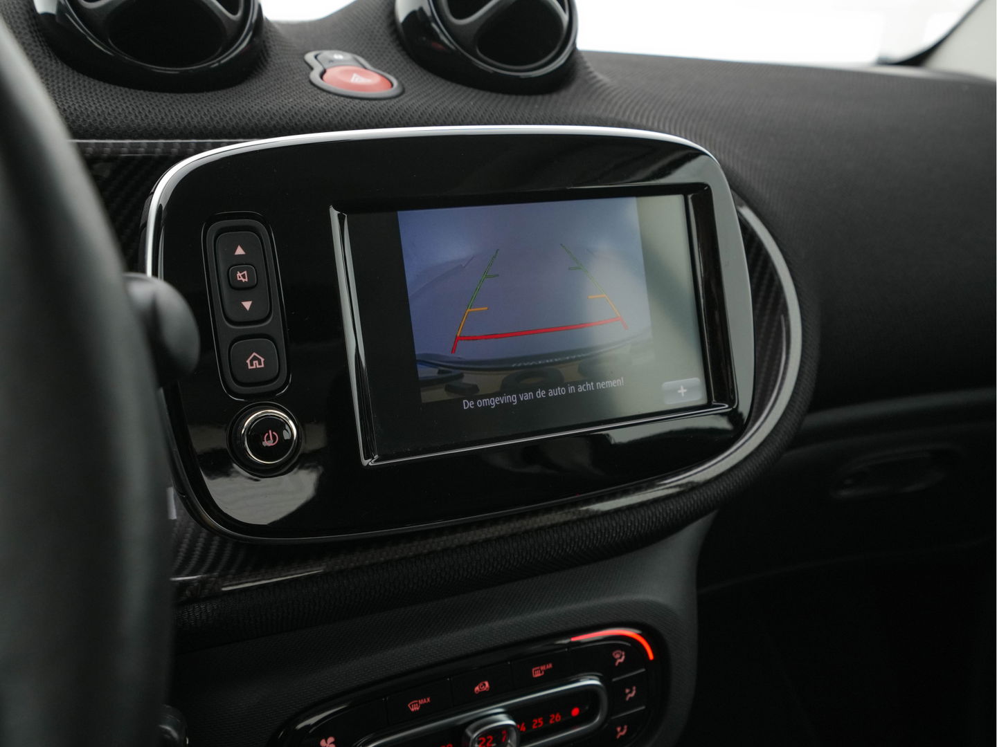 Smart Fortwo EQ Comfort PLUS 18 kWh [ 3-Fase ] Aut. *PANO | FULL-LED | FULL-LEATHER | NAVI-FULLMAP | CAMERA | BRABUS-WHEELS | AMBIENT-LIGHT | AIRCO | PDC | CRUISE | DAB | CARPLAY | COMFORT-SEATS | 16''ALU*