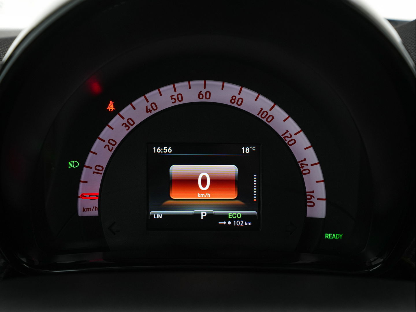 Smart Fortwo EQ Comfort PLUS 18 kWh [ 3-Fase ] Aut. *PANO | FULL-LED | FULL-LEATHER | NAVI-FULLMAP | CAMERA | BRABUS-WHEELS | AMBIENT-LIGHT | AIRCO | PDC | CRUISE | DAB | CARPLAY | COMFORT-SEATS | 16''ALU*