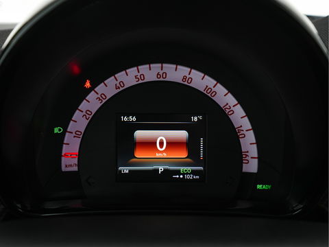 Smart Fortwo EQ Comfort PLUS 18 kWh [ 3-Fase ] Aut. *PANO | FULL-LED | FULL-LEATHER | NAVI-FULLMAP | CAMERA | BRABUS-WHEELS | AMBIENT-LIGHT | AIRCO | PDC | CRUISE | DAB | CARPLAY | COMFORT-SEATS | 16''ALU*