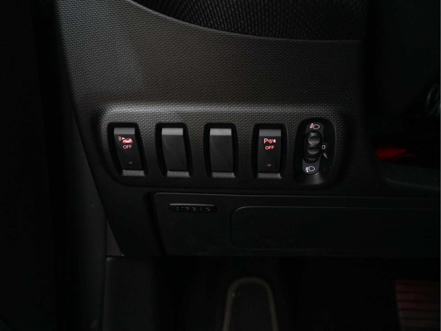 Smart Fortwo EQ Comfort PLUS 18 kWh [ 3-Fase ] Aut. *PANO | FULL-LED | FULL-LEATHER | NAVI-FULLMAP | CAMERA | BRABUS-WHEELS | AMBIENT-LIGHT | AIRCO | PDC | CRUISE | DAB | CARPLAY | COMFORT-SEATS | 16''ALU*