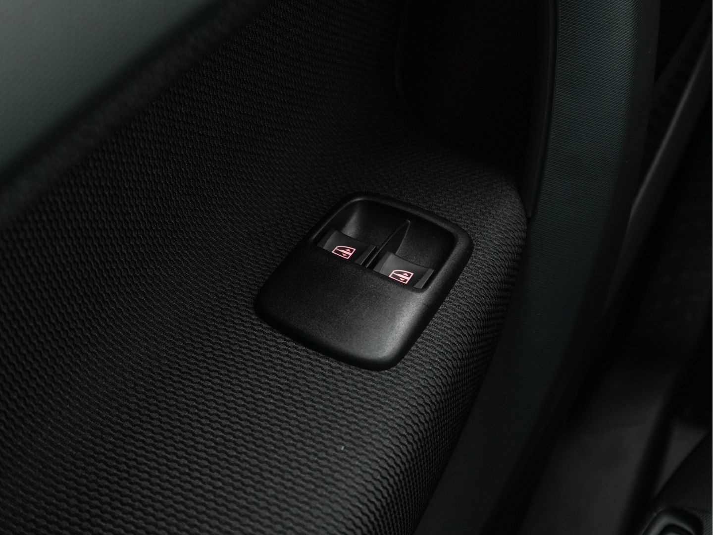 Smart Fortwo EQ Comfort PLUS 18 kWh [ 3-Fase ] Aut. *PANO | FULL-LED | FULL-LEATHER | NAVI-FULLMAP | CAMERA | BRABUS-WHEELS | AMBIENT-LIGHT | AIRCO | PDC | CRUISE | DAB | CARPLAY | COMFORT-SEATS | 16''ALU*