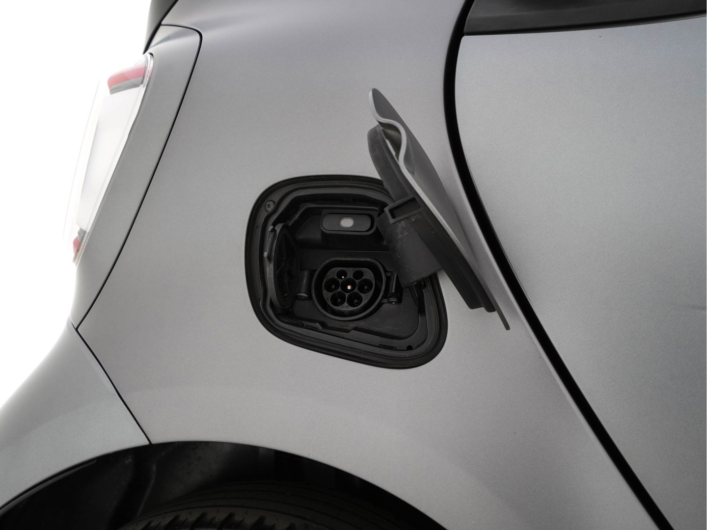 Smart Fortwo EQ Comfort PLUS 18 kWh [ 3-Fase ] Aut. *PANO | FULL-LED | FULL-LEATHER | NAVI-FULLMAP | CAMERA | BRABUS-WHEELS | AMBIENT-LIGHT | AIRCO | PDC | CRUISE | DAB | CARPLAY | COMFORT-SEATS | 16''ALU*