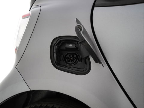 Smart Fortwo EQ Comfort PLUS 18 kWh [ 3-Fase ] Aut. *PANO | FULL-LED | FULL-LEATHER | NAVI-FULLMAP | CAMERA | BRABUS-WHEELS | AMBIENT-LIGHT | AIRCO | PDC | CRUISE | DAB | CARPLAY | COMFORT-SEATS | 16''ALU*