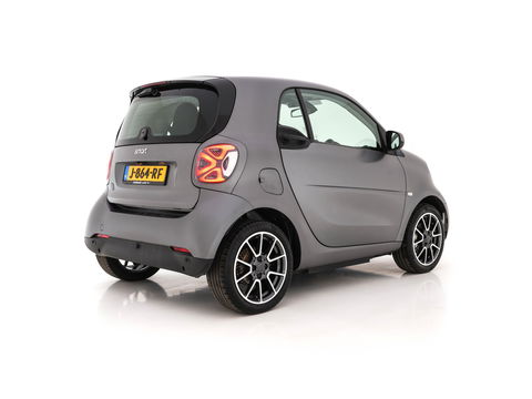 Smart Fortwo EQ Comfort PLUS 18 kWh [ 3-Fase ] Aut. *PANO | FULL-LED | FULL-LEATHER | NAVI-FULLMAP | CAMERA | BRABUS-WHEELS | AMBIENT-LIGHT | AIRCO | PDC | CRUISE | DAB | CARPLAY | COMFORT-SEATS | 16''ALU*