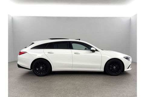 Mercedes-Benz CLA-Klasse 180 AMG Pano Sfeerverl. Camera Carplay Virtual LED Memory Trekhaak Cruise Navi Clima PDC 18"LMV