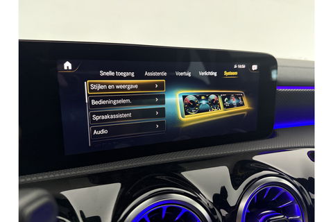 Mercedes-Benz CLA-Klasse 180 AMG Pano Sfeerverl. Camera Carplay Virtual LED Memory Trekhaak Cruise Navi Clima PDC 18"LMV