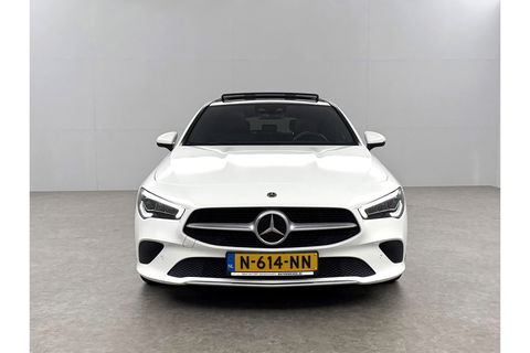 Mercedes-Benz CLA-Klasse 180 AMG Pano Sfeerverl. Camera Carplay Virtual LED Memory Trekhaak Cruise Navi Clima PDC 18"LMV