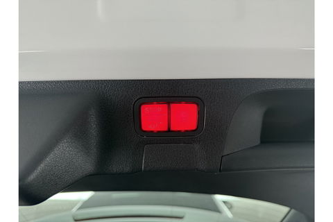 Mercedes-Benz CLA-Klasse 180 AMG Pano Sfeerverl. Camera Carplay Virtual LED Memory Trekhaak Cruise Navi Clima PDC 18"LMV