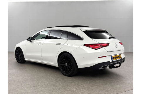 Mercedes-Benz CLA-Klasse 180 AMG Pano Sfeerverl. Camera Carplay Virtual LED Memory Trekhaak Cruise Navi Clima PDC 18"LMV