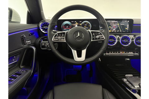 Mercedes-Benz CLA-Klasse 180 AMG Pano Sfeerverl. Camera Carplay Virtual LED Memory Trekhaak Cruise Navi Clima PDC 18"LMV