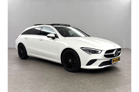 Mercedes-Benz CLA-Klasse 180 AMG Pano Sfeerverl. Camera Carplay Virtual LED Memory Trekhaak Cruise Navi Clima PDC 18"LMV
