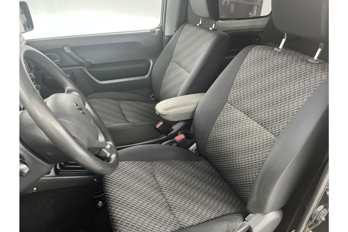 Suzuki Jimny 1.3 Exclusive 4x4 AWD Airco Trekhaak 15"LMV Stoelverwarming Elektrpakket