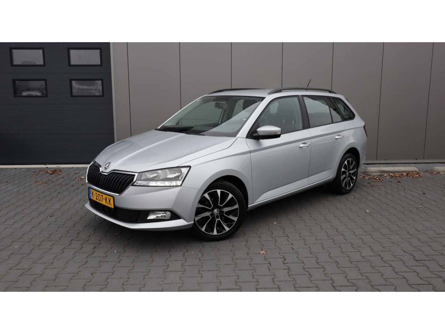 Škoda Fabia Combi 1.0 TSI Bus. Edition | Media | Navigatie | PDC | Led | Mooi