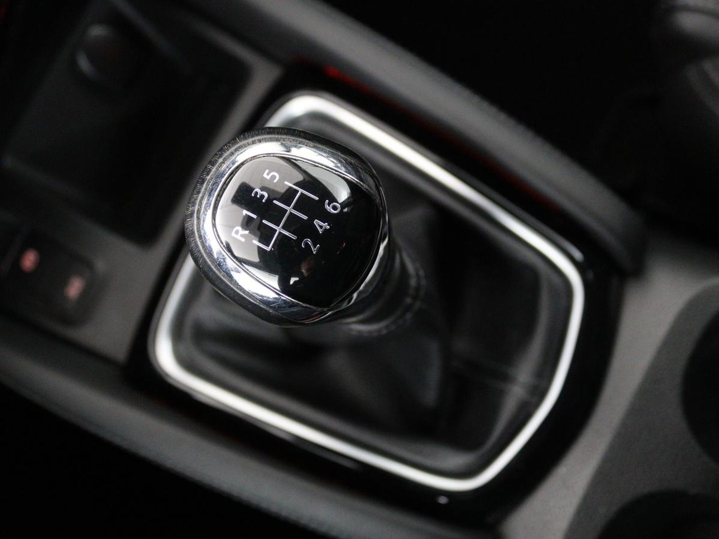 Nissan QASHQAI 1.2 Business Edition | Panoramadak | 360 Camera | Navi | Stoelverwarming | Cruise Control | Dodehoek Detectie | DAB | LMV