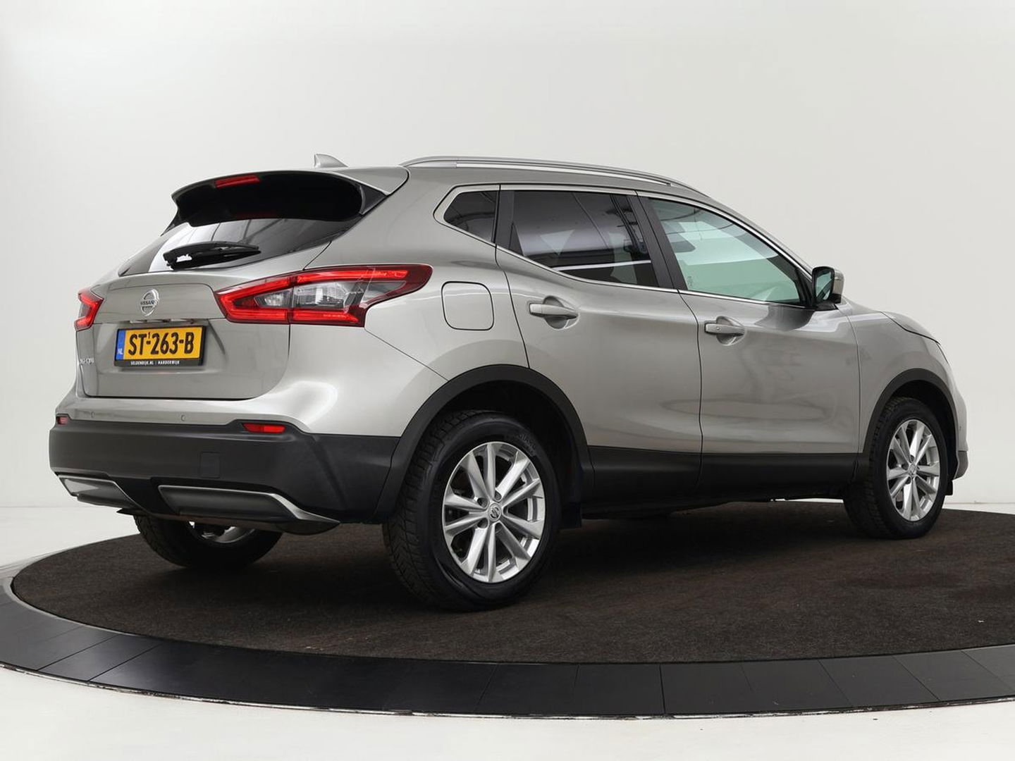 Nissan QASHQAI 1.2 Business Edition | Panoramadak | 360 Camera | Navi | Stoelverwarming | Cruise Control | Dodehoek Detectie | DAB | LMV