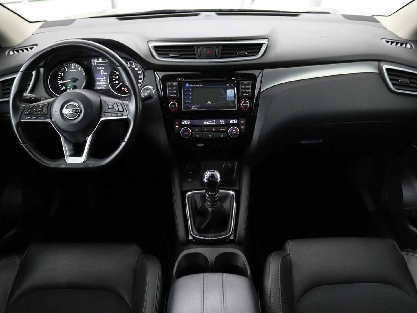 Nissan QASHQAI 1.2 Business Edition | Panoramadak | 360 Camera | Navi | Stoelverwarming | Cruise Control | Dodehoek Detectie | DAB | LMV