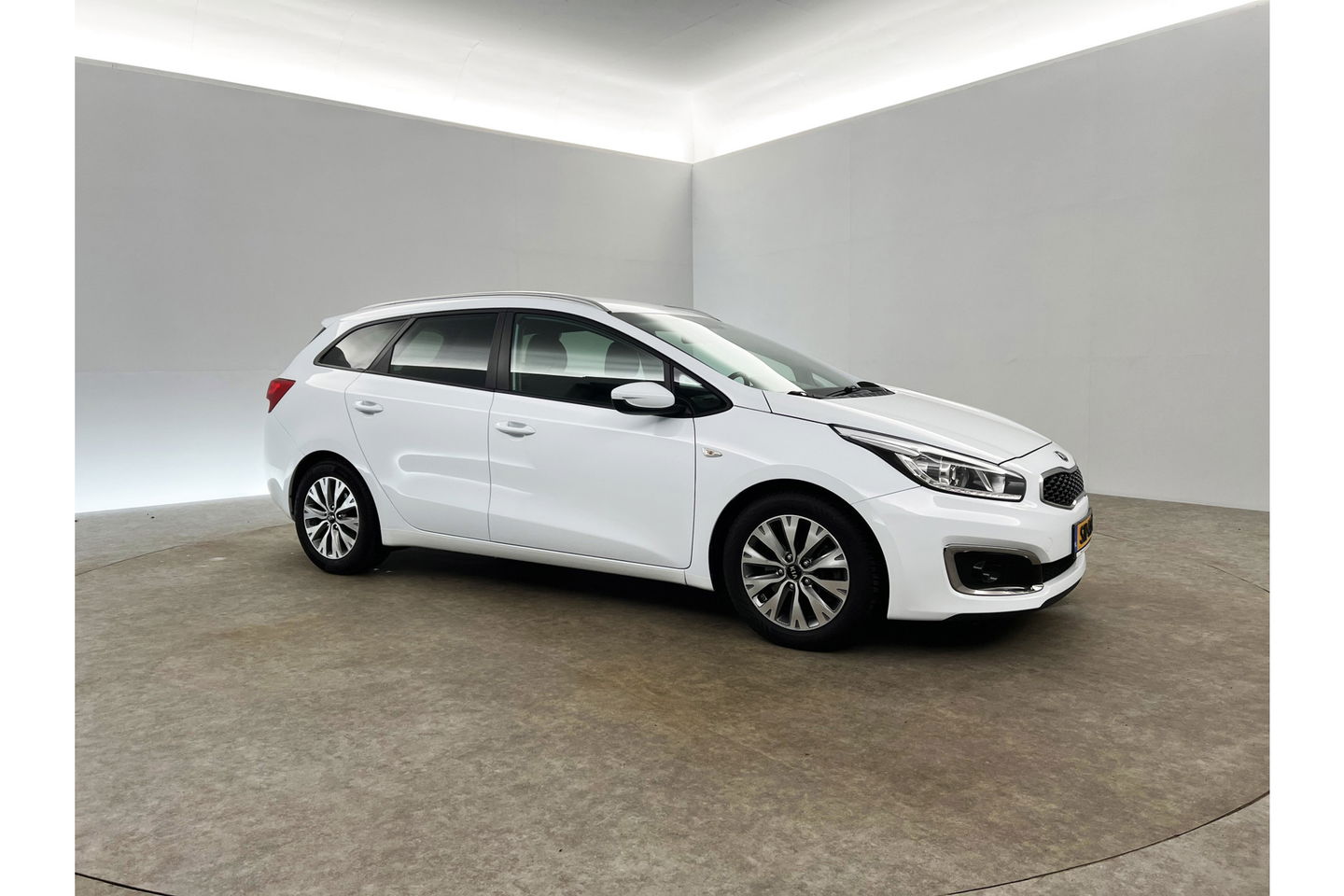 Kia Ceed 1.0 T-GDi Design Edition Camera Carplay LED Trekhaak Clima Navi PDC 16"LMV