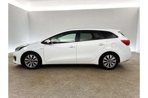 Kia Ceed 1.0 T-GDi Design Edition Camera Carplay LED Trekhaak Clima Navi PDC 16"LMV