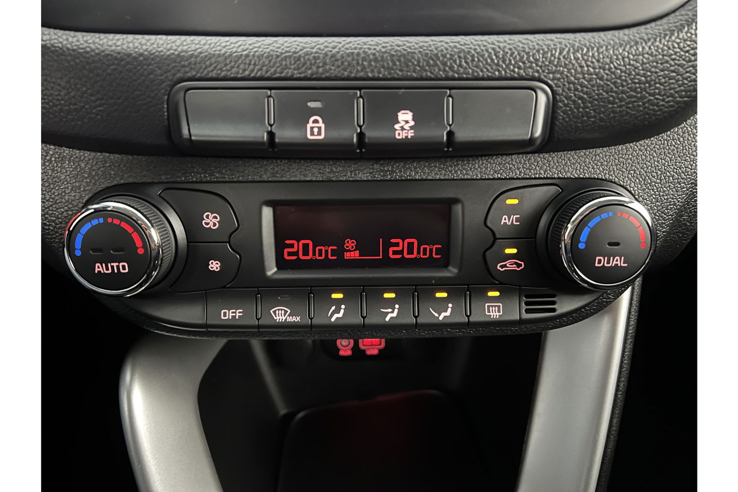 Kia Ceed 1.0 T-GDi Design Edition Camera Carplay LED Trekhaak Clima Navi PDC 16"LMV